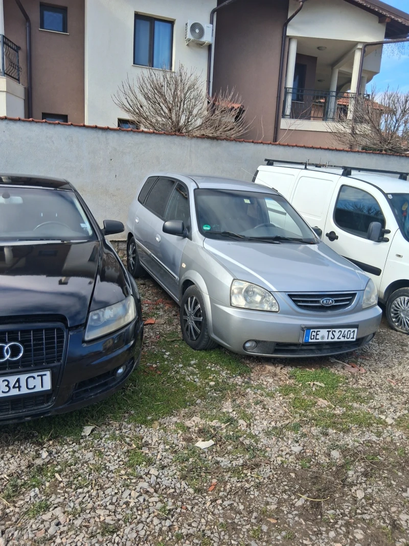 Kia Carens 2.0 CRDI, снимка 2 - Автомобили и джипове - 53497774