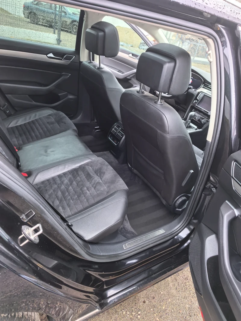 VW Passat R-LYNE 2.0 TDI DIGITAL PANO 190, снимка 9 - Автомобили и джипове - 53515937