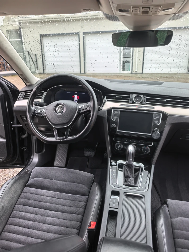 VW Passat R-LYNE 2.0 TDI DIGITAL PANO 190, снимка 15 - Автомобили и джипове - 53515937