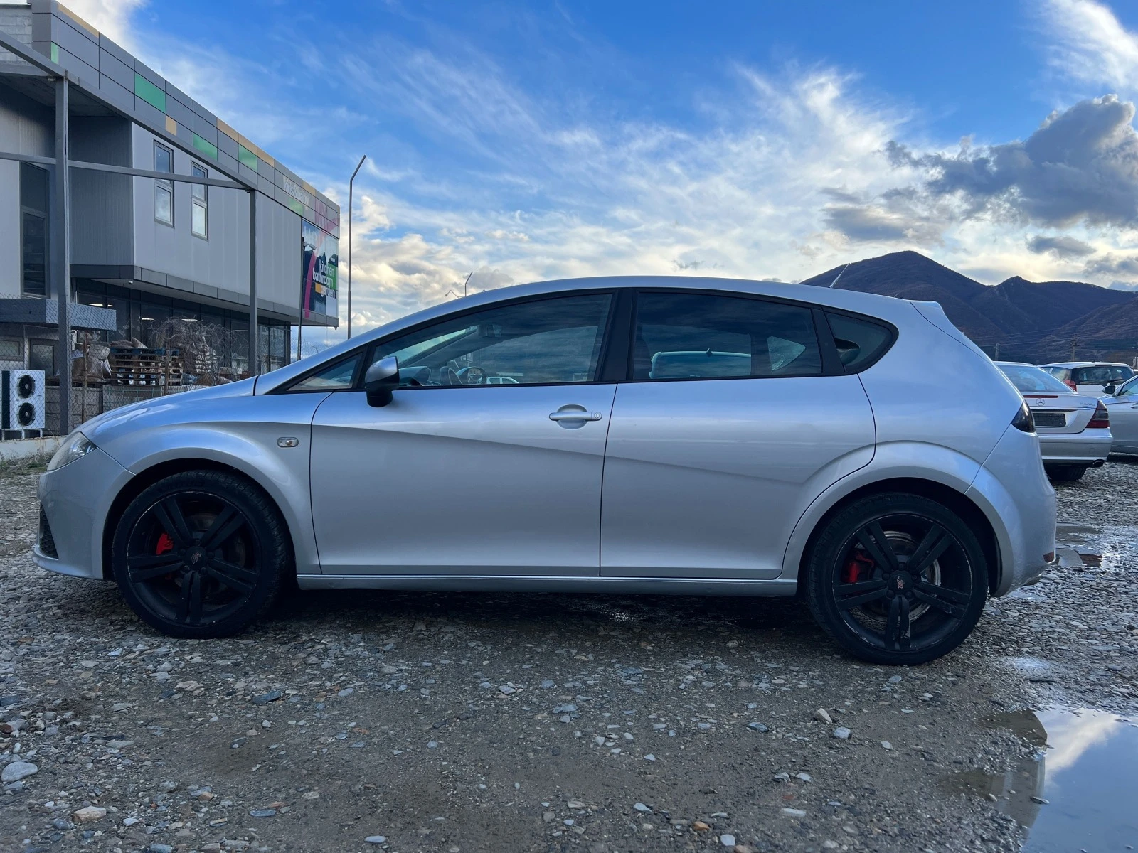 Seat Leon FR 2.0 TDI  - изображение 8