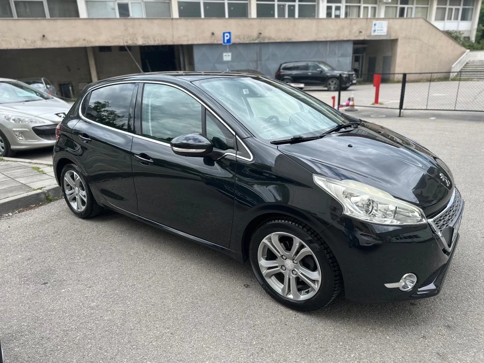 Peugeot 208  - изображение 2