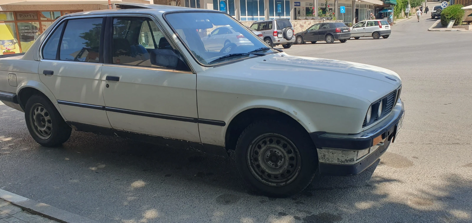 BMW 320 Е30 320i - изображение 3