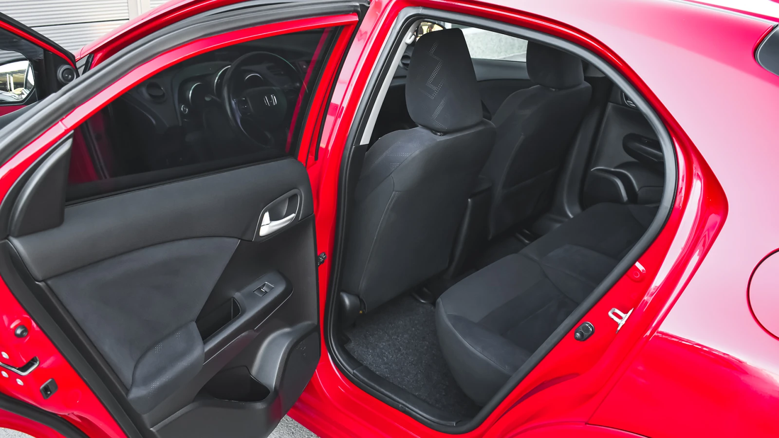 Honda Civic Hatchback 2.2 i-DTEC - изображение 9