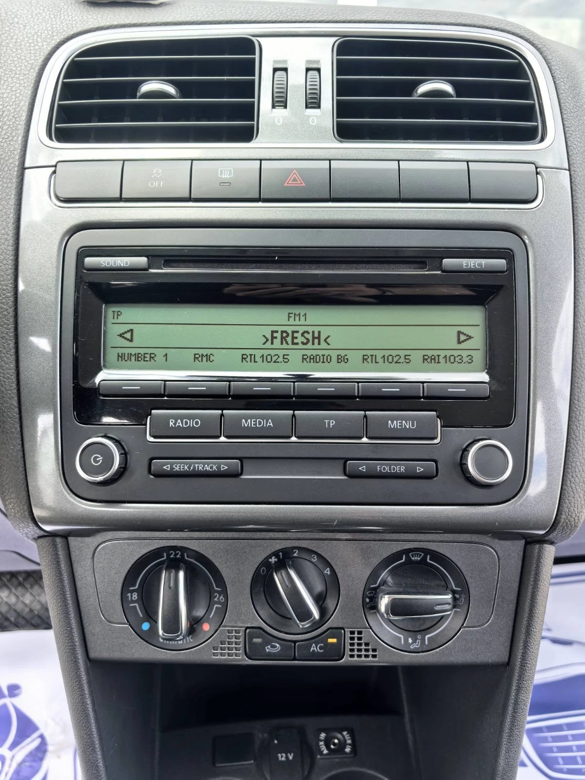 VW Polo 1.4i/DSG-94000km!!!, снимка 14 - Автомобили и джипове - 54618621