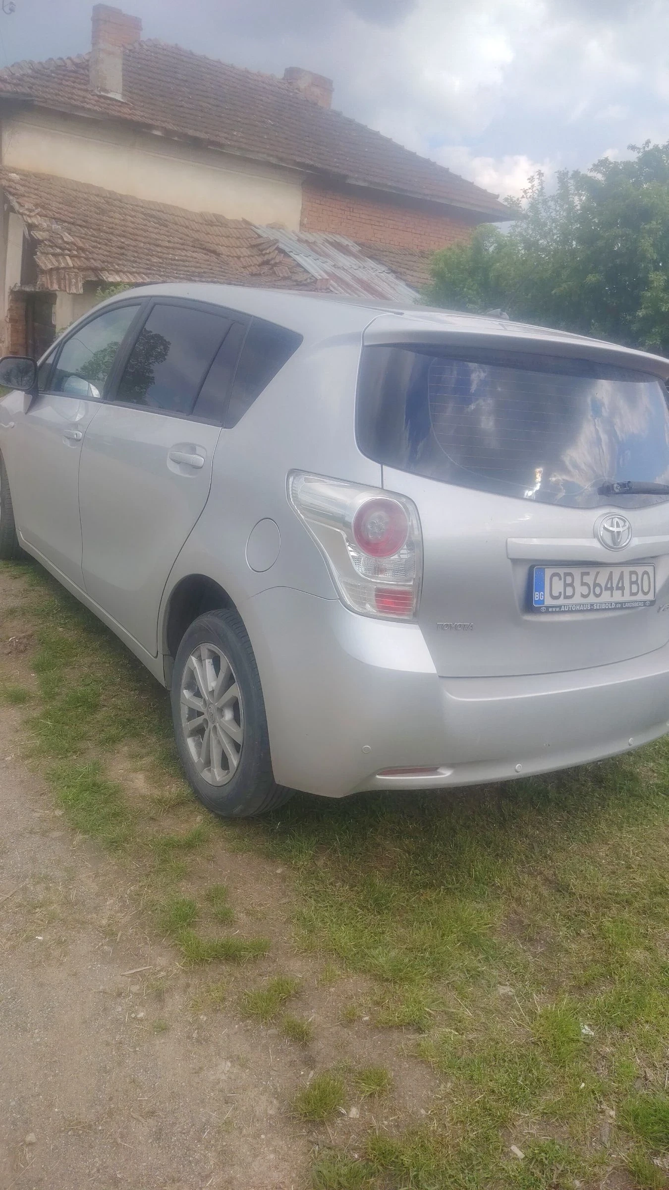 Toyota Verso 2.0, снимка 3 - Автомобили и джипове - 54742593