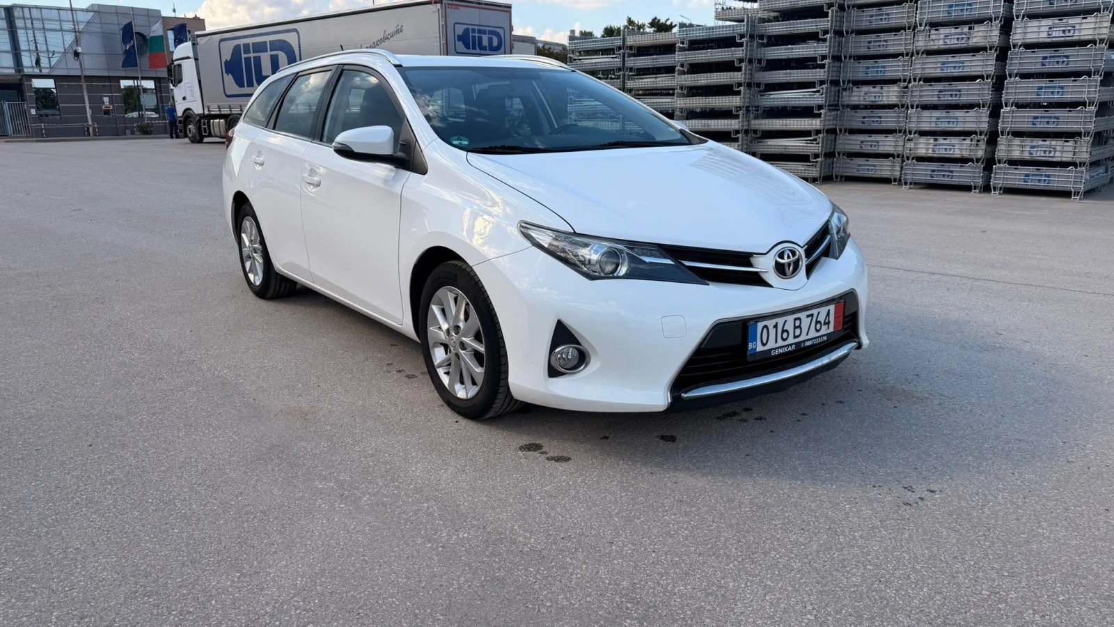 Toyota Auris 1.6 БЕНЗИН  