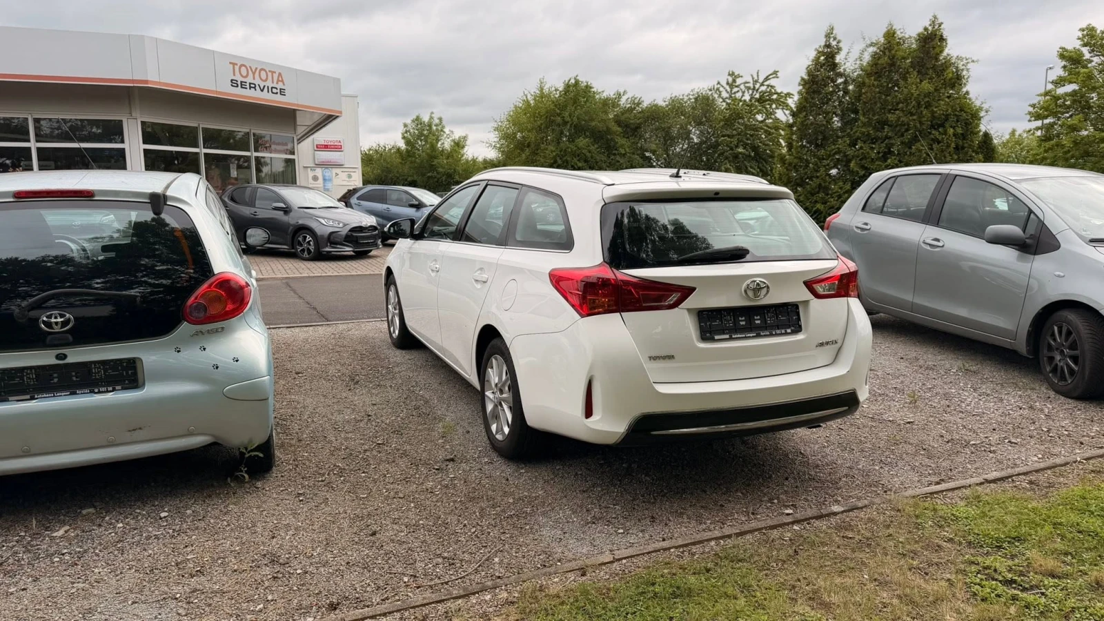 Toyota Auris 1.6 БЕНЗИН  , снимка 15 - Автомобили и джипове - 54961154