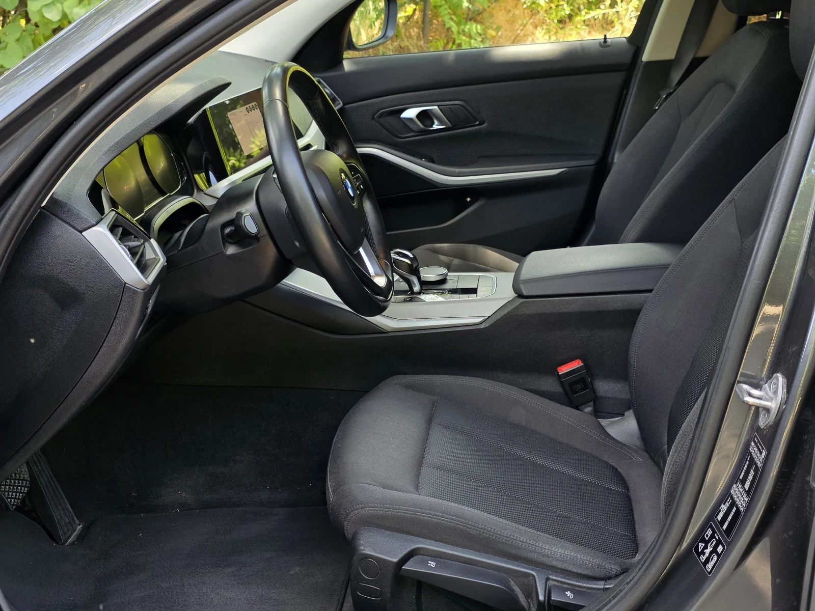 BMW 320 xDrive Mild Hybrid, снимка 10 - Автомобили и джипове - 55265201