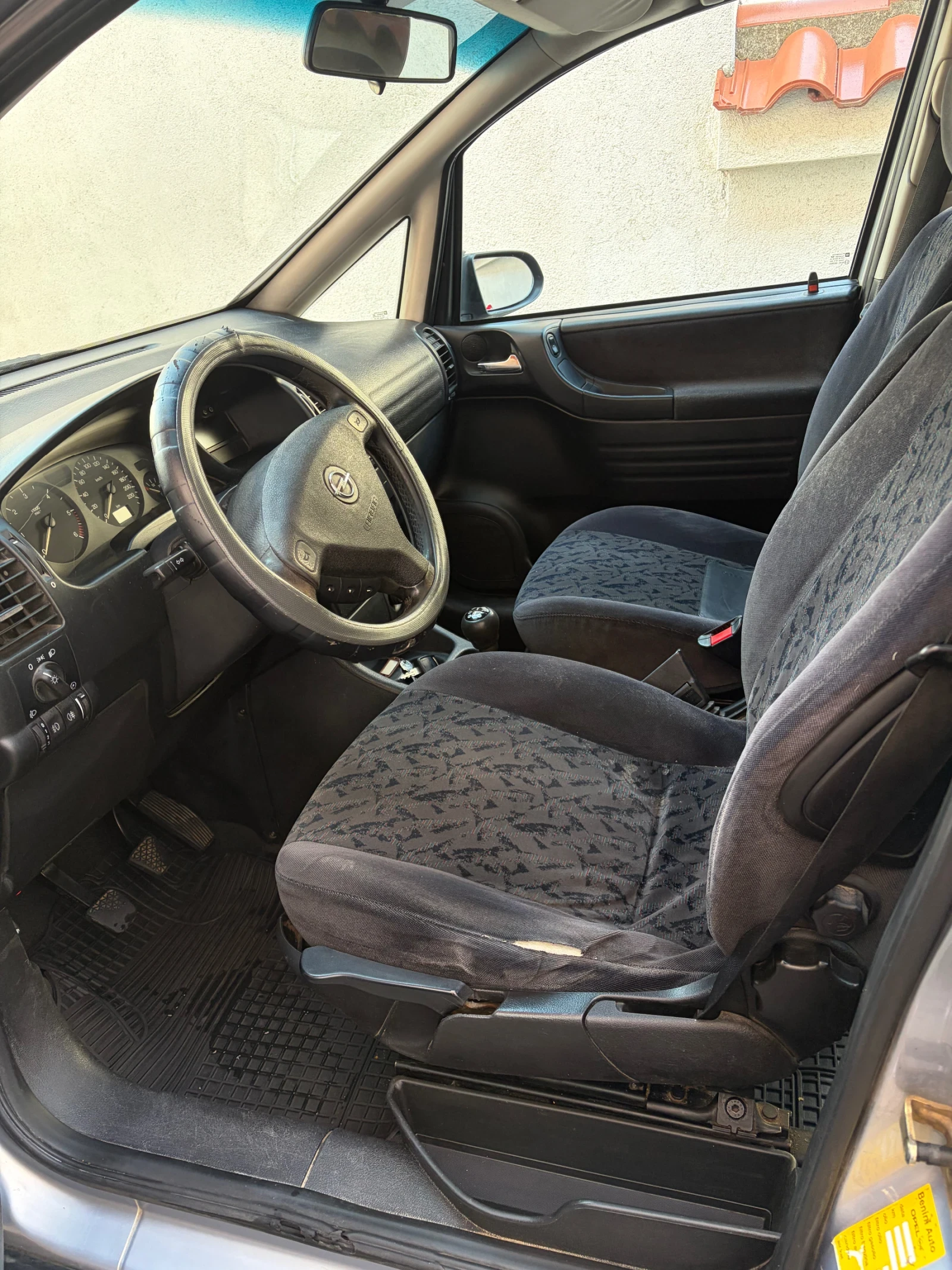 Opel Zafira 7 места, снимка 4 - Автомобили и джипове - 55678010