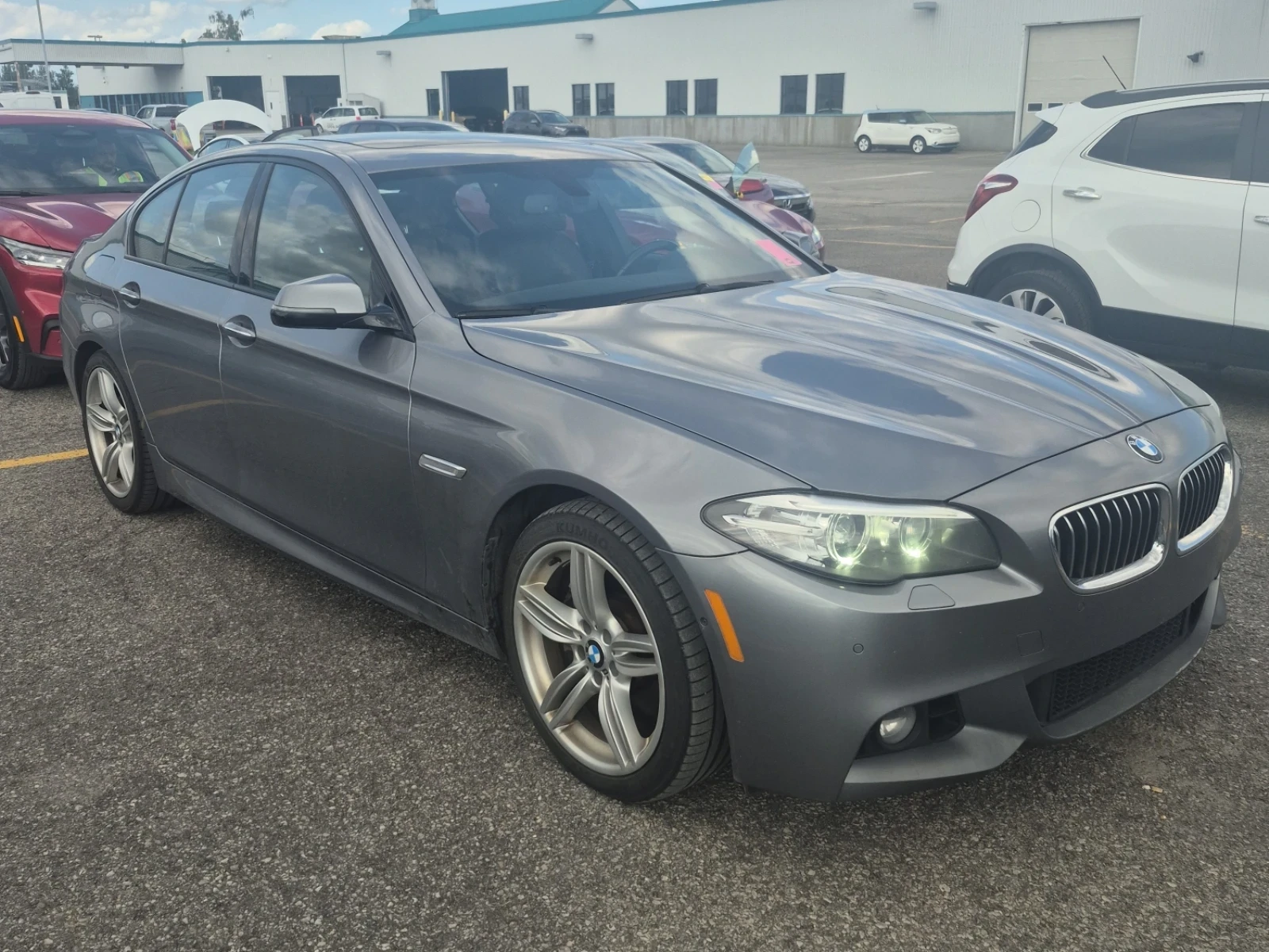 BMW 535 XDRIVE* HARMAN KARDON* 360* CARFAX , снимка 2 - Автомобили и джипове - 56009872