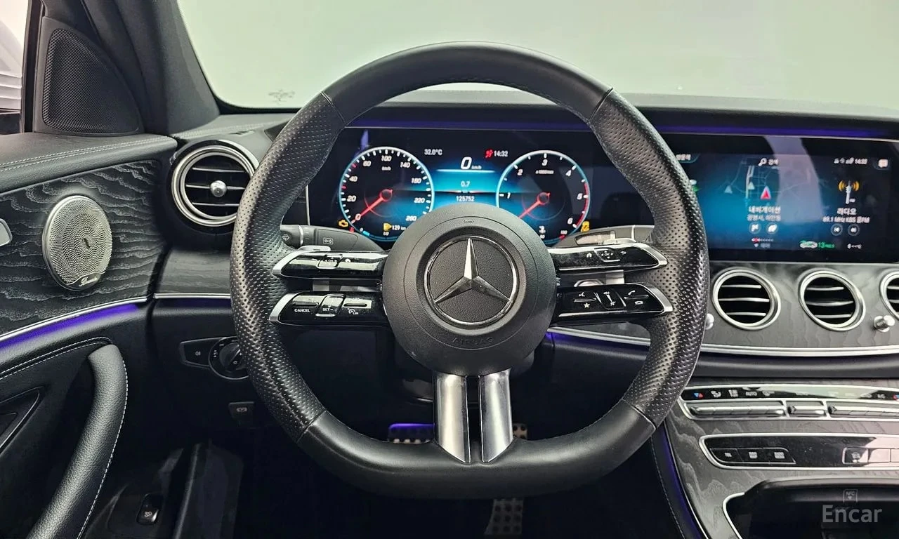 Mercedes-Benz E 220 * ДИСТРОНИК * ХЕД-ЪП * 360 * BURMESTER, снимка 13 - Автомобили и джипове - 56083871