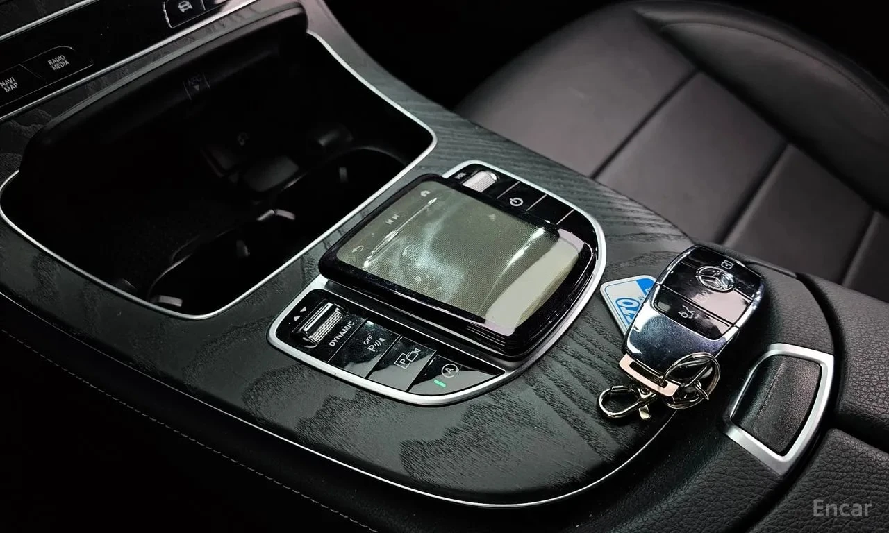 Mercedes-Benz E 220 * ДИСТРОНИК * ХЕД-ЪП * 360 * BURMESTER, снимка 17 - Автомобили и джипове - 56083871