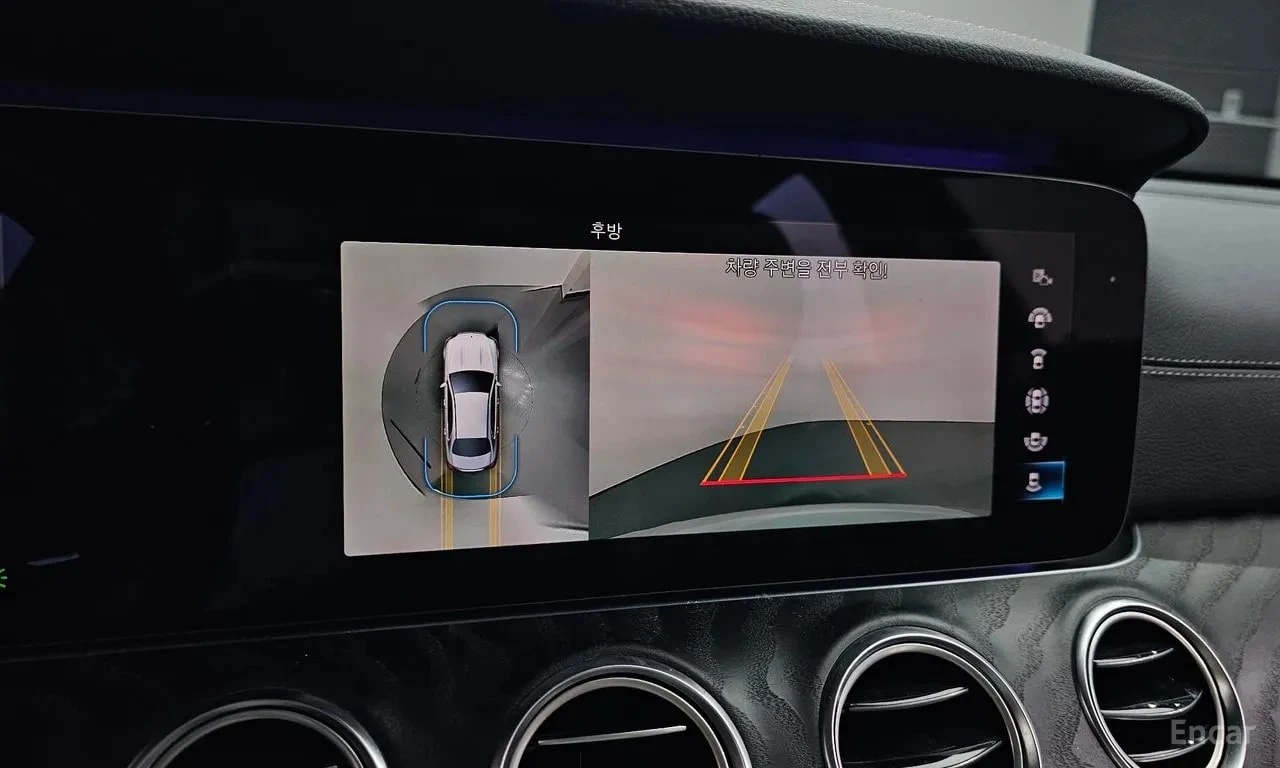 Mercedes-Benz E 220 * ДИСТРОНИК * ХЕД-ЪП * 360 * BURMESTER, снимка 14 - Автомобили и джипове - 56083871