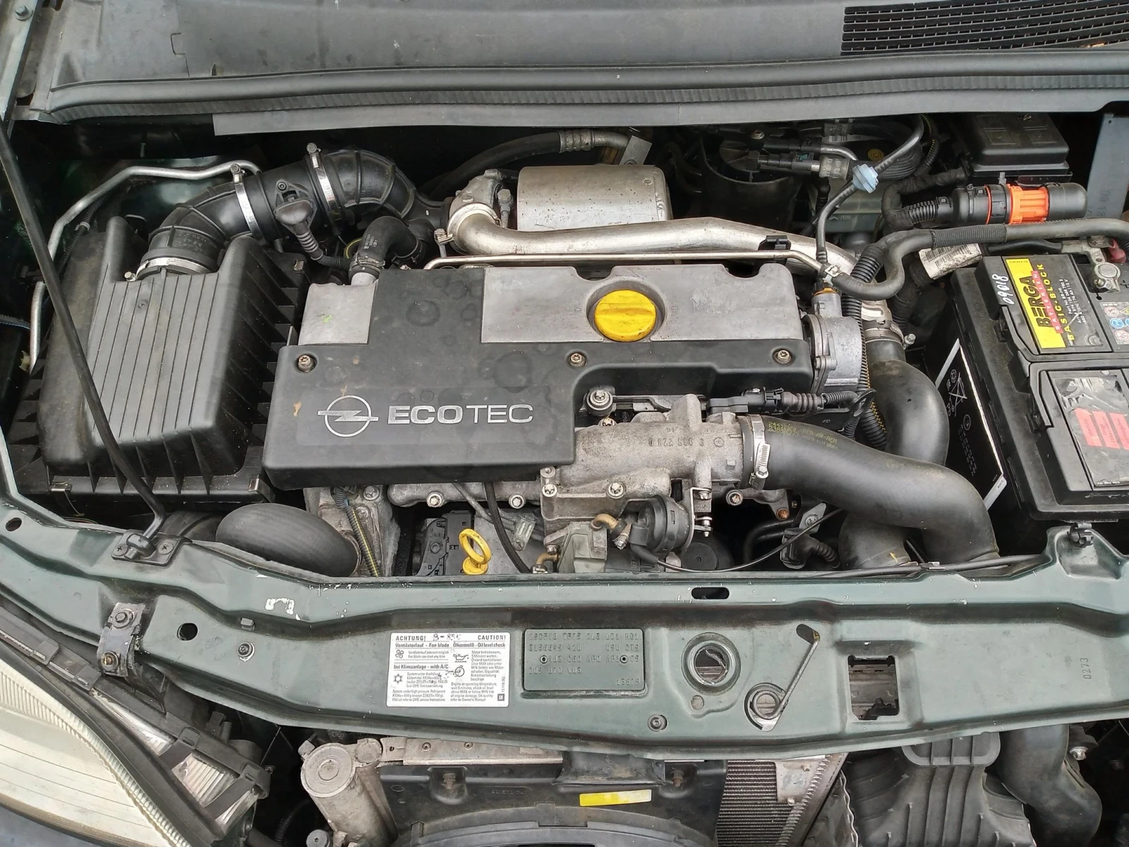 Opel Zafira 2.0DTI, снимка 15 - Автомобили и джипове - 56364882