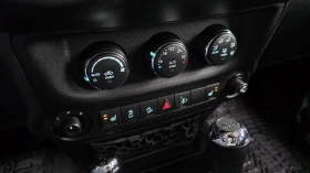 Jeep Wrangler 75TH SPECIAL EDITION* КАТО НОВ* КРАЙНА ЦЕНА, снимка 8