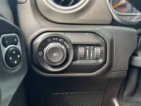 Jeep Wrangler * Unlimited Sahara * ПРЕДСТАВИТЕЛСТВО * CARFAX, снимка 14