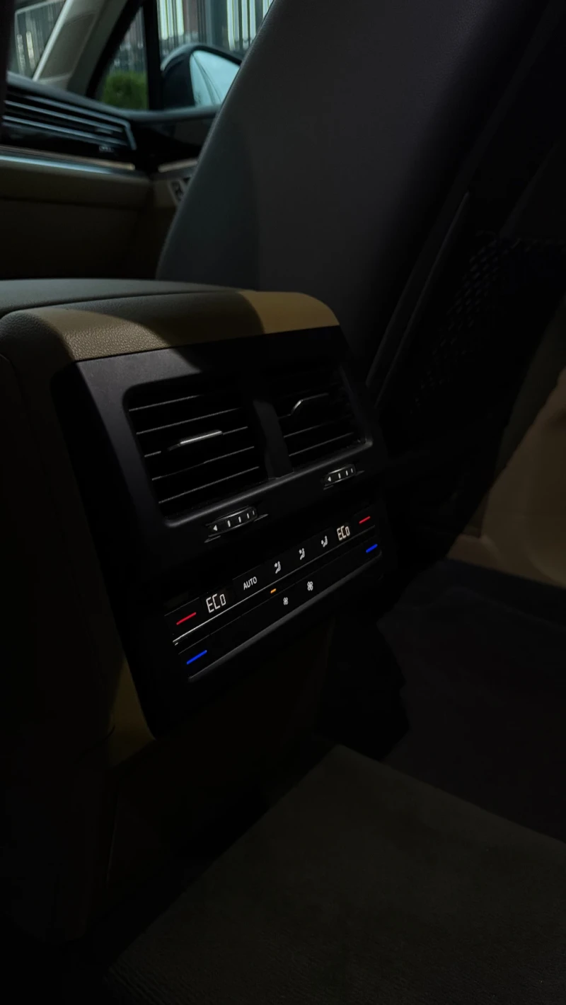 VW Touareg 3.0 TDI BMT 4Motion Tiptronic Matrix, снимка 11 - Автомобили и джипове - 52843801