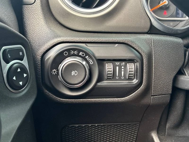 Jeep Wrangler * Unlimited Sahara * ПРЕДСТАВИТЕЛСТВО * CARFAX, снимка 14 - Автомобили и джипове - 55645099