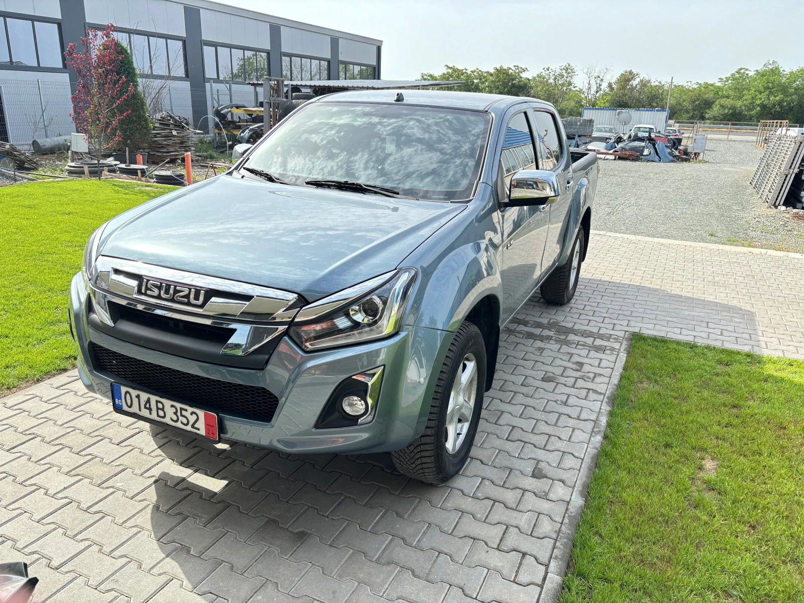 Isuzu D-max 2.5Tdi 163ks, aut.4 4 - изображение 3