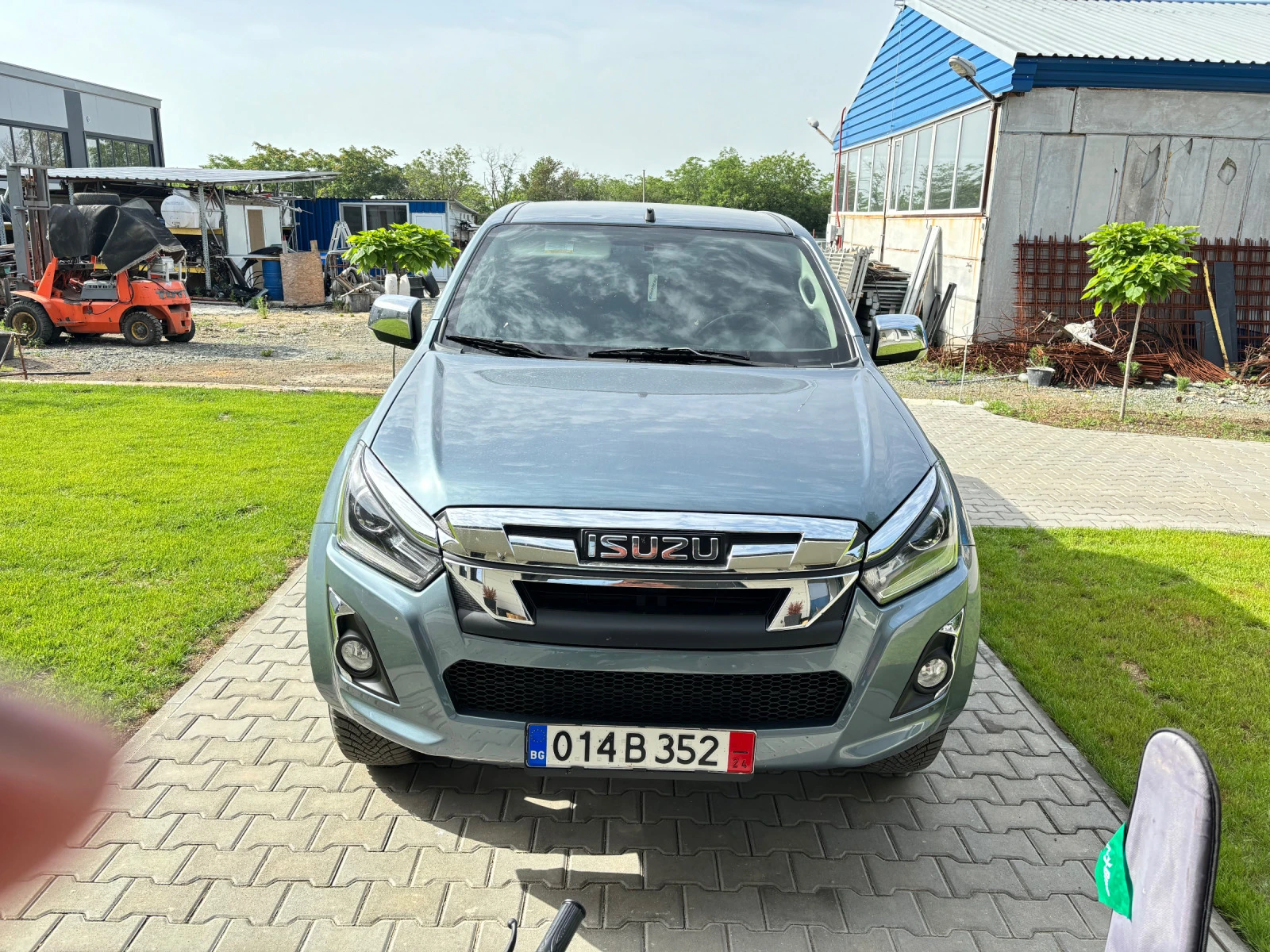 Isuzu D-max 2.5Tdi 163ks, aut.4 4 - изображение 2