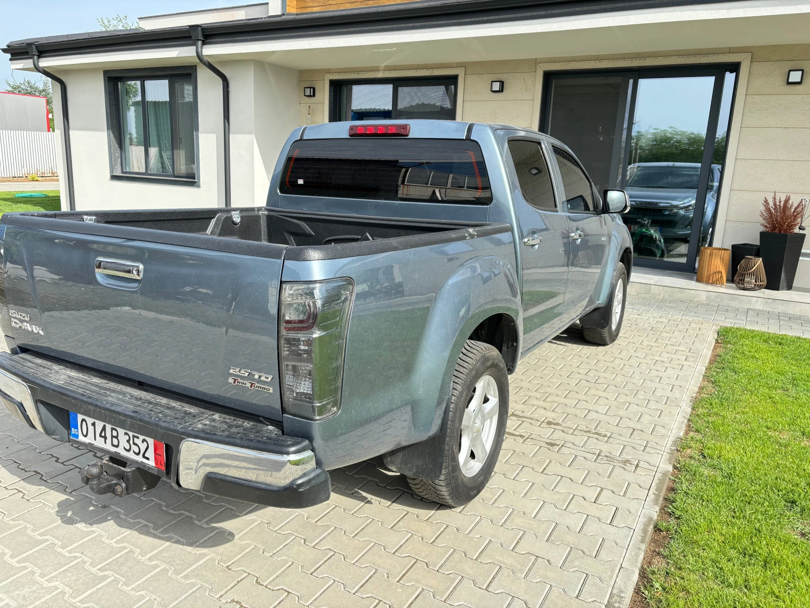 Isuzu D-max 2.5Tdi 163ks, aut.4 4 - изображение 5