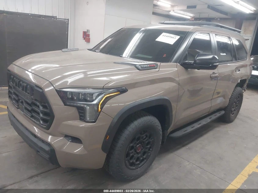 Toyota Sequoia 3.4l Trd Pro, снимка 2 - Автомобили и джипове - 54121833