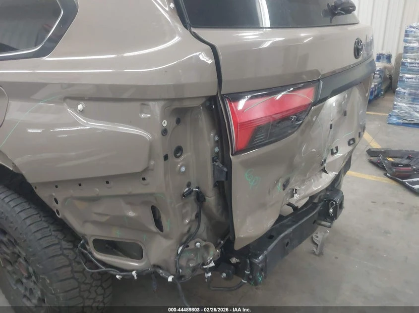 Toyota Sequoia 3.4l Trd Pro, снимка 6 - Автомобили и джипове - 54121833