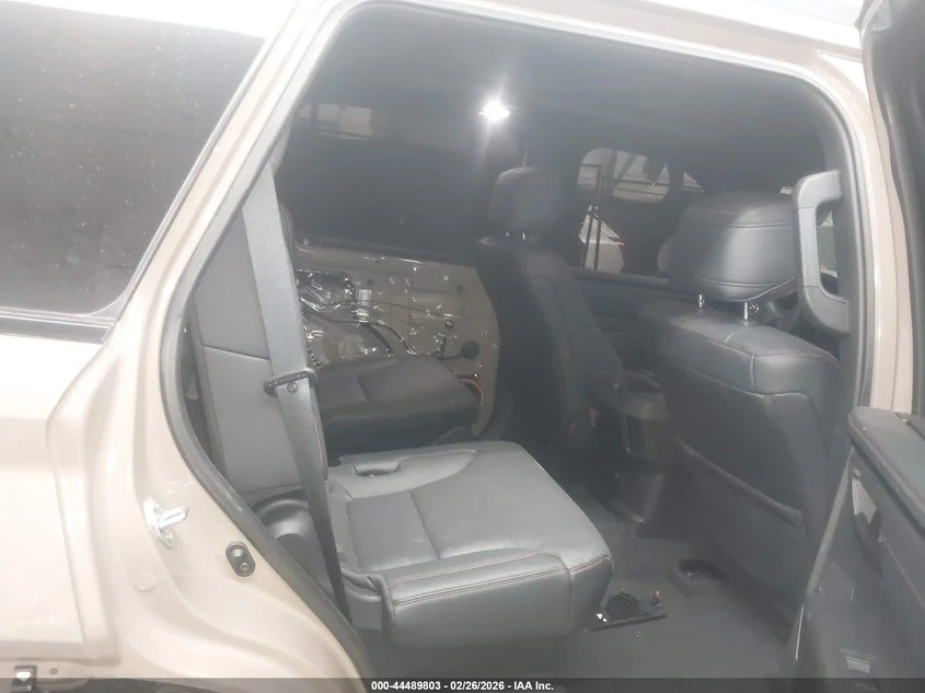 Toyota Sequoia 3.4l Trd Pro, снимка 8 - Автомобили и джипове - 54121833