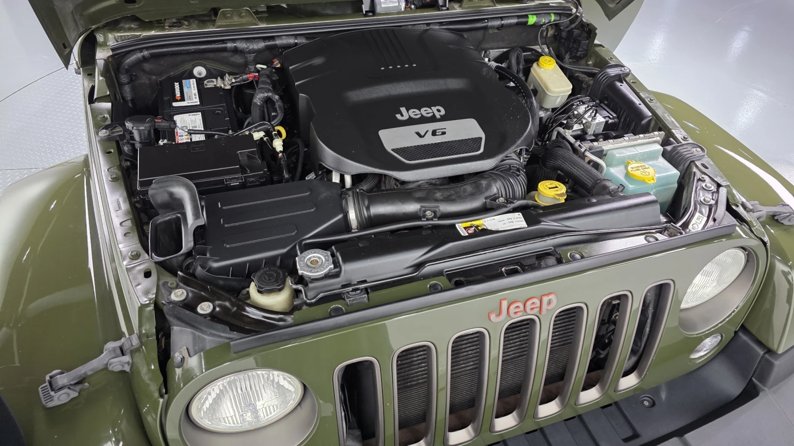 Jeep Wrangler 75TH SPECIAL EDITION* КАТО НОВ* КРАЙНА ЦЕНА, снимка 4 - Автомобили и джипове - 54628644