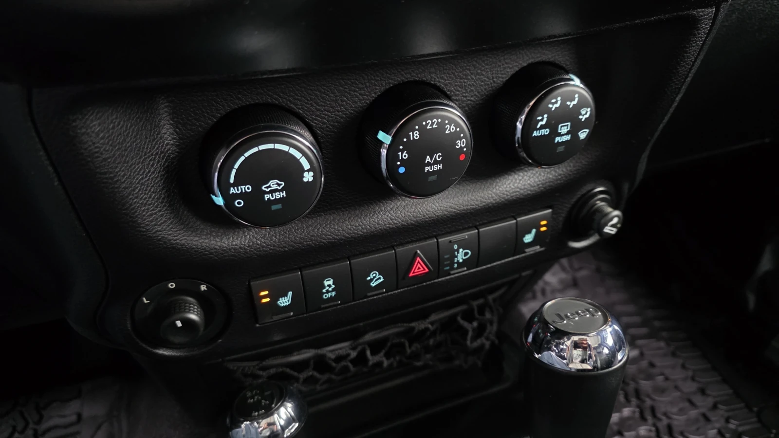 Jeep Wrangler 75TH SPECIAL EDITION* КАТО НОВ* КРАЙНА ЦЕНА, снимка 8 - Автомобили и джипове - 54628644