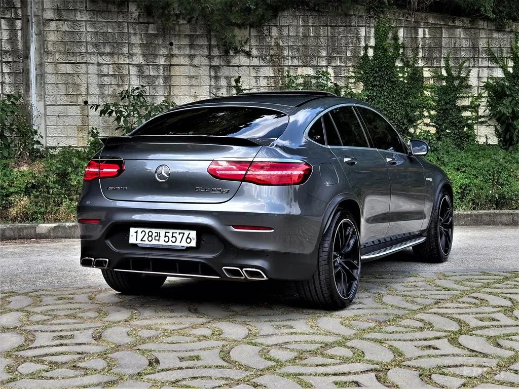Mercedes-Benz GLC 63 AMG S* DIS* HUD* 360* BURMASTER* KEYLESS* КРАЙНА ЦЕНА*, снимка 4 - Автомобили и джипове - 55126988
