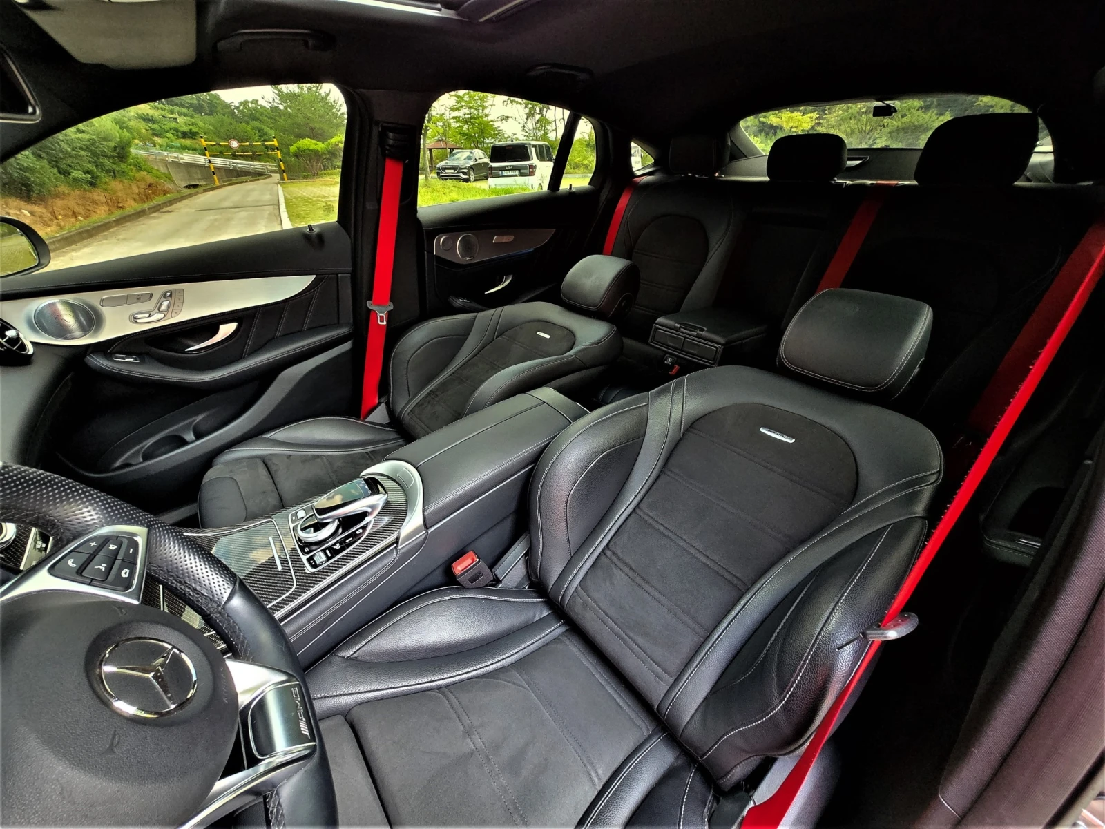 Mercedes-Benz GLC 63 AMG S* DIS* HUD* 360* BURMASTER* KEYLESS* КРАЙНА ЦЕНА*, снимка 11 - Автомобили и джипове - 55126988