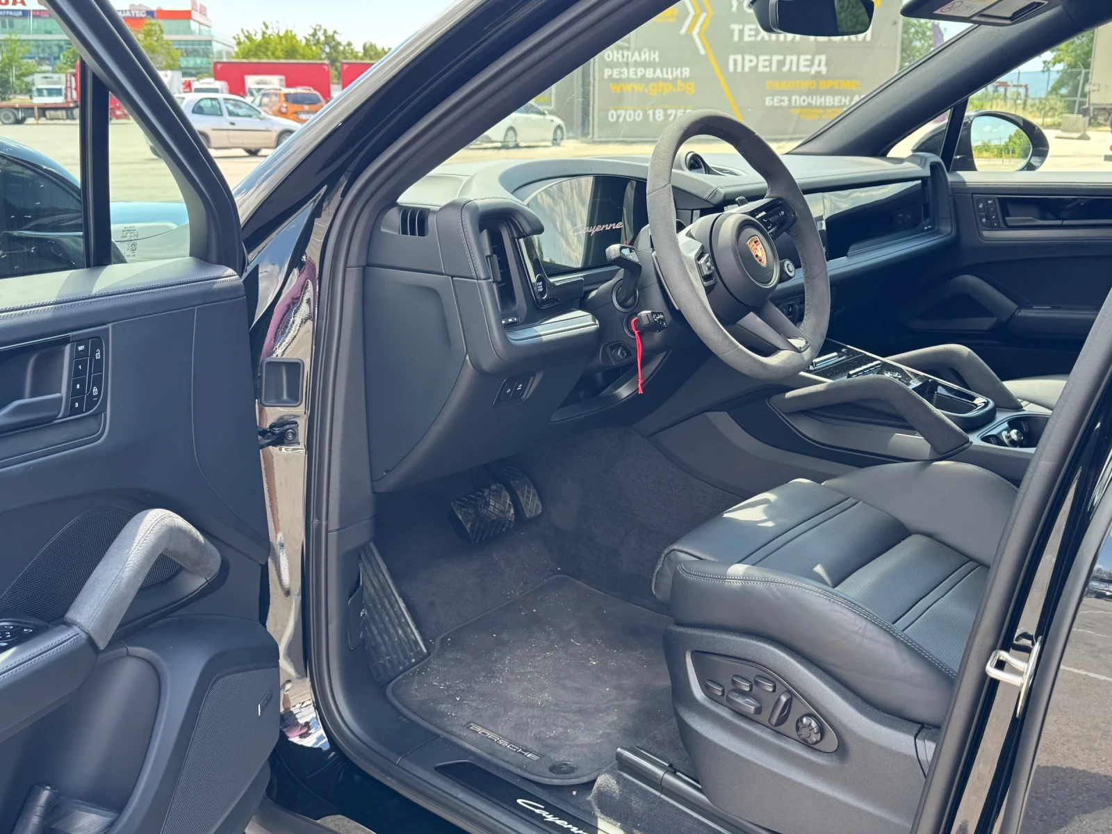 Porsche Cayenne 2026 Limited Black Edition, снимка 16 - Автомобили и джипове - 55161719