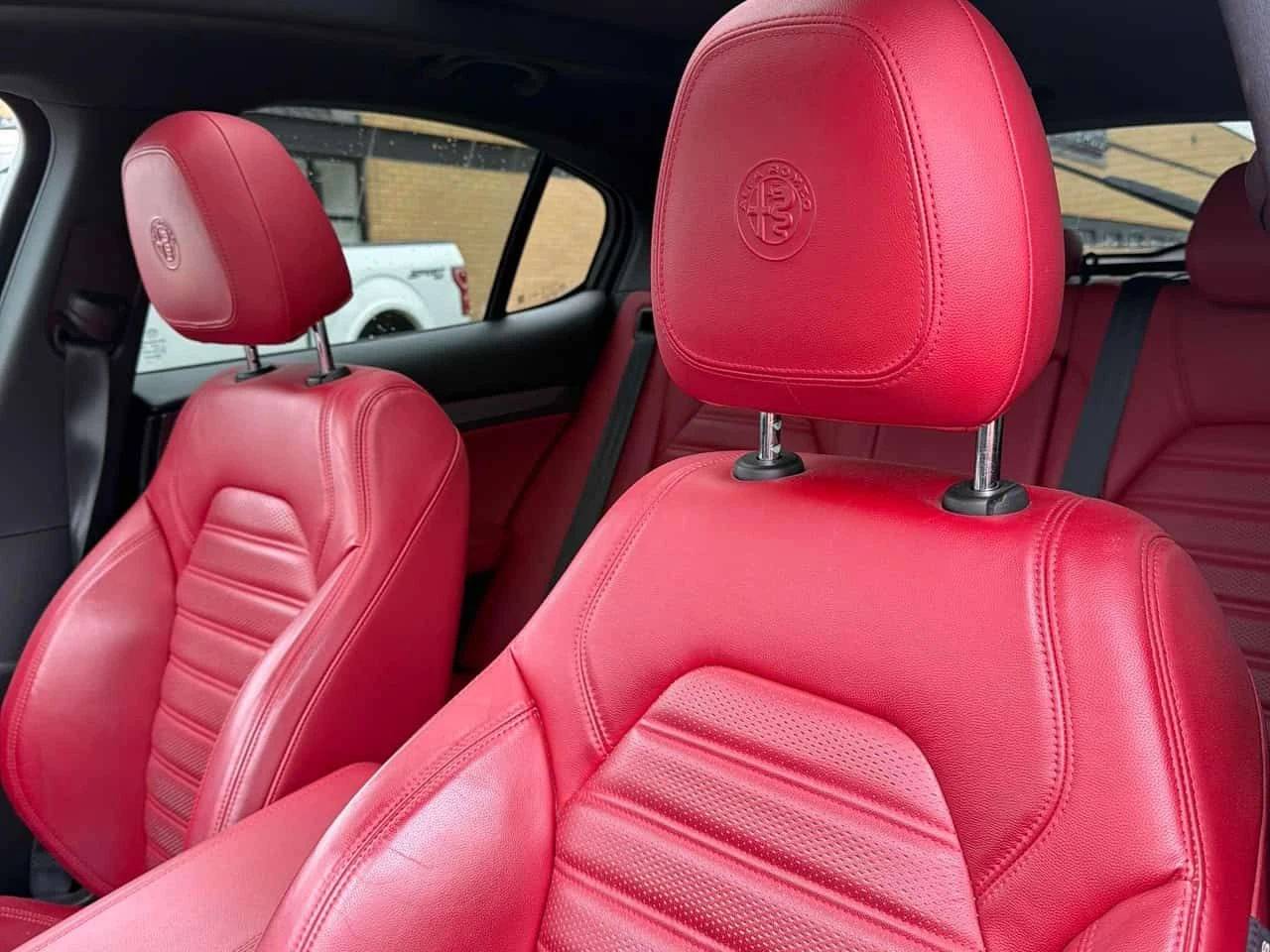 Alfa Romeo Stelvio * Ti Sport * АВТОКРЕДИТ БЕЗ ПЪРВОНАЧАЛНА ВНОСКА* , снимка 10 - Автомобили и джипове - 55648763