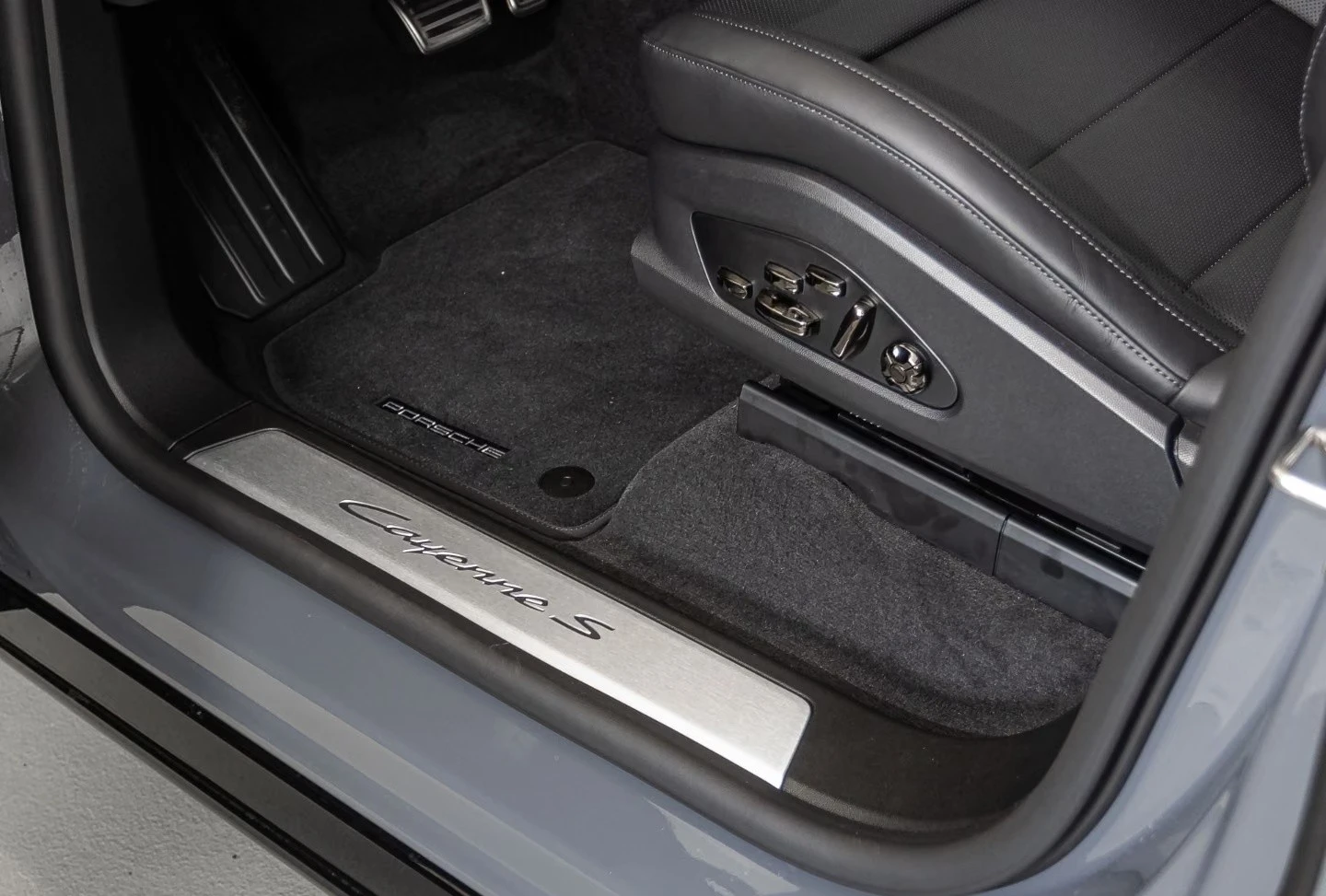 Porsche Cayenne S COUPE ELECTRIC BOSE SPORT-DESIGN HEAD-UP , снимка 13 - Автомобили и джипове - 55674331