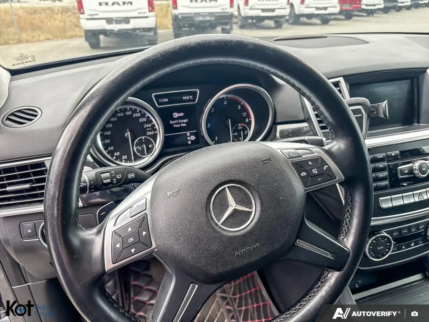 Mercedes-Benz ML 350 AMG* LINE* HARMON* KARDON* ПОДГРЕВ* КАМЕРА* КЕЙЛЕС, снимка 8 - Автомобили и джипове - 55981579