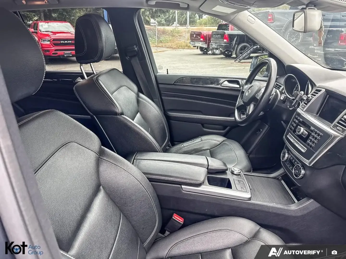 Mercedes-Benz ML 350 AMG* LINE* HARMON* KARDON* ПОДГРЕВ* КАМЕРА* КЕЙЛЕС, снимка 13 - Автомобили и джипове - 55981579