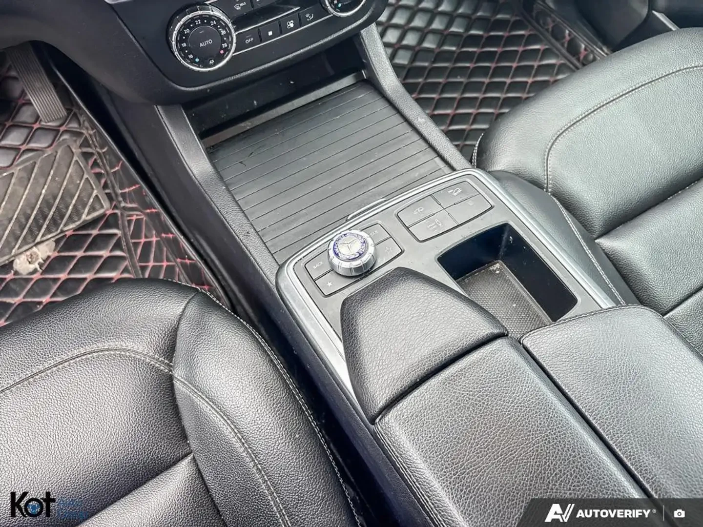 Mercedes-Benz ML 350 AMG* LINE* HARMON* KARDON* ПОДГРЕВ* КАМЕРА* КЕЙЛЕС, снимка 11 - Автомобили и джипове - 55981579