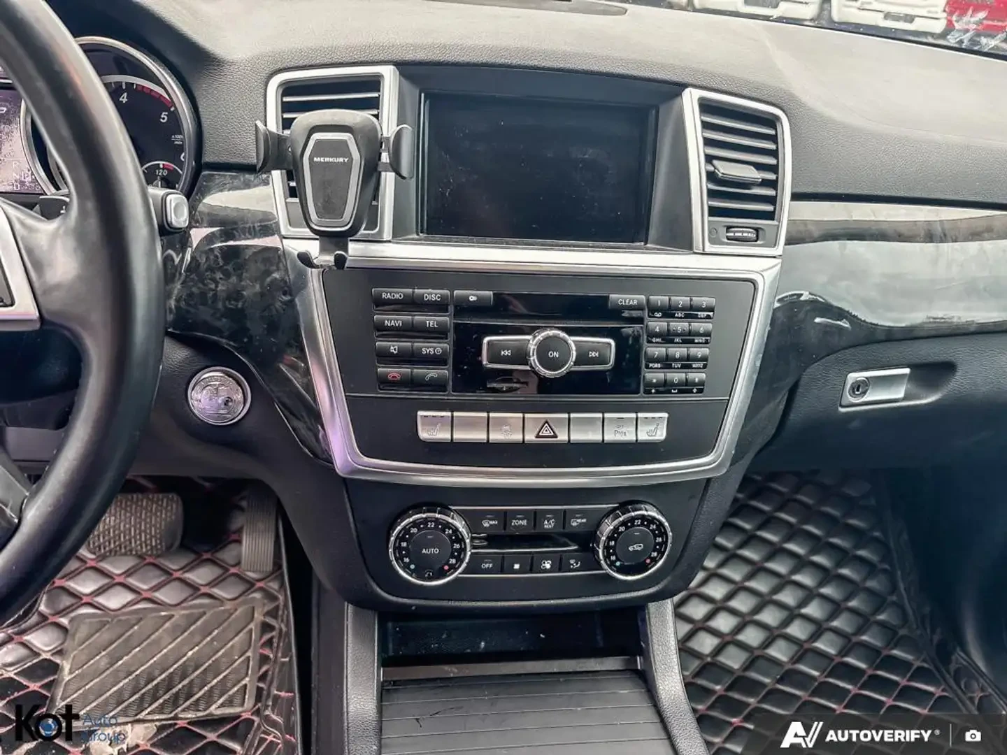 Mercedes-Benz ML 350 AMG* LINE* HARMON* KARDON* ПОДГРЕВ* КАМЕРА* КЕЙЛЕС, снимка 9 - Автомобили и джипове - 55981579