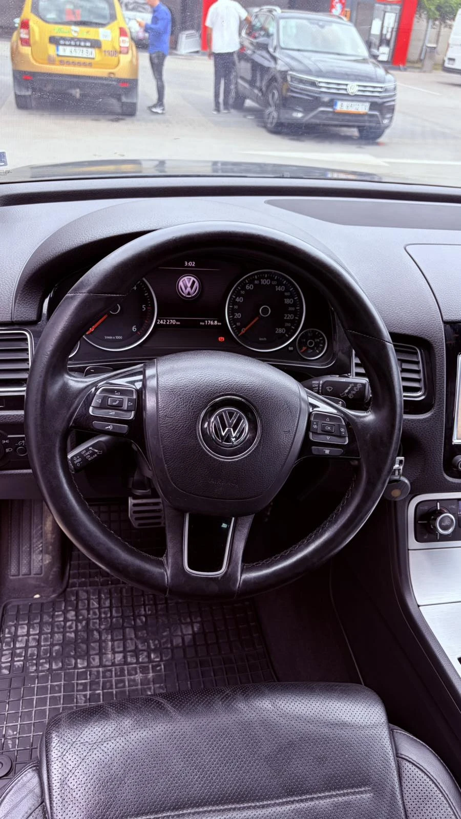 VW Touareg 3.0TDI, снимка 9 - Автомобили и джипове - 56181915