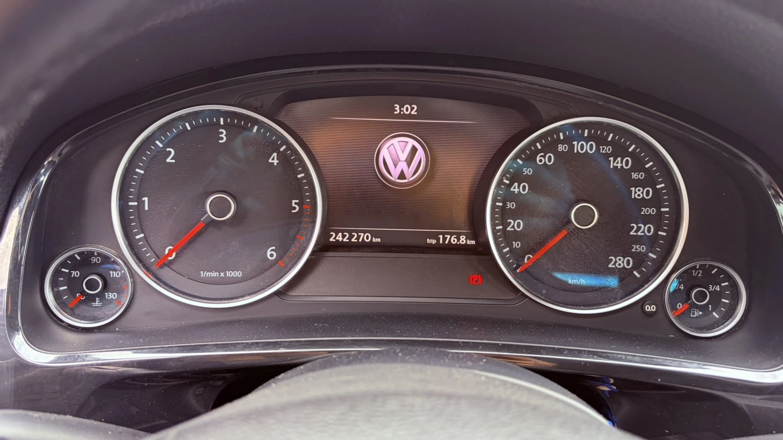 VW Touareg 3.0TDI, снимка 17 - Автомобили и джипове - 56181915
