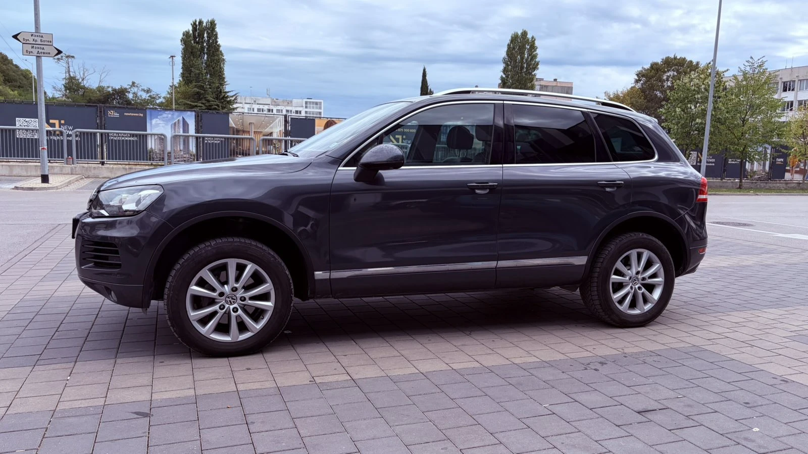 VW Touareg 3.0TDI, снимка 5 - Автомобили и джипове - 56181915