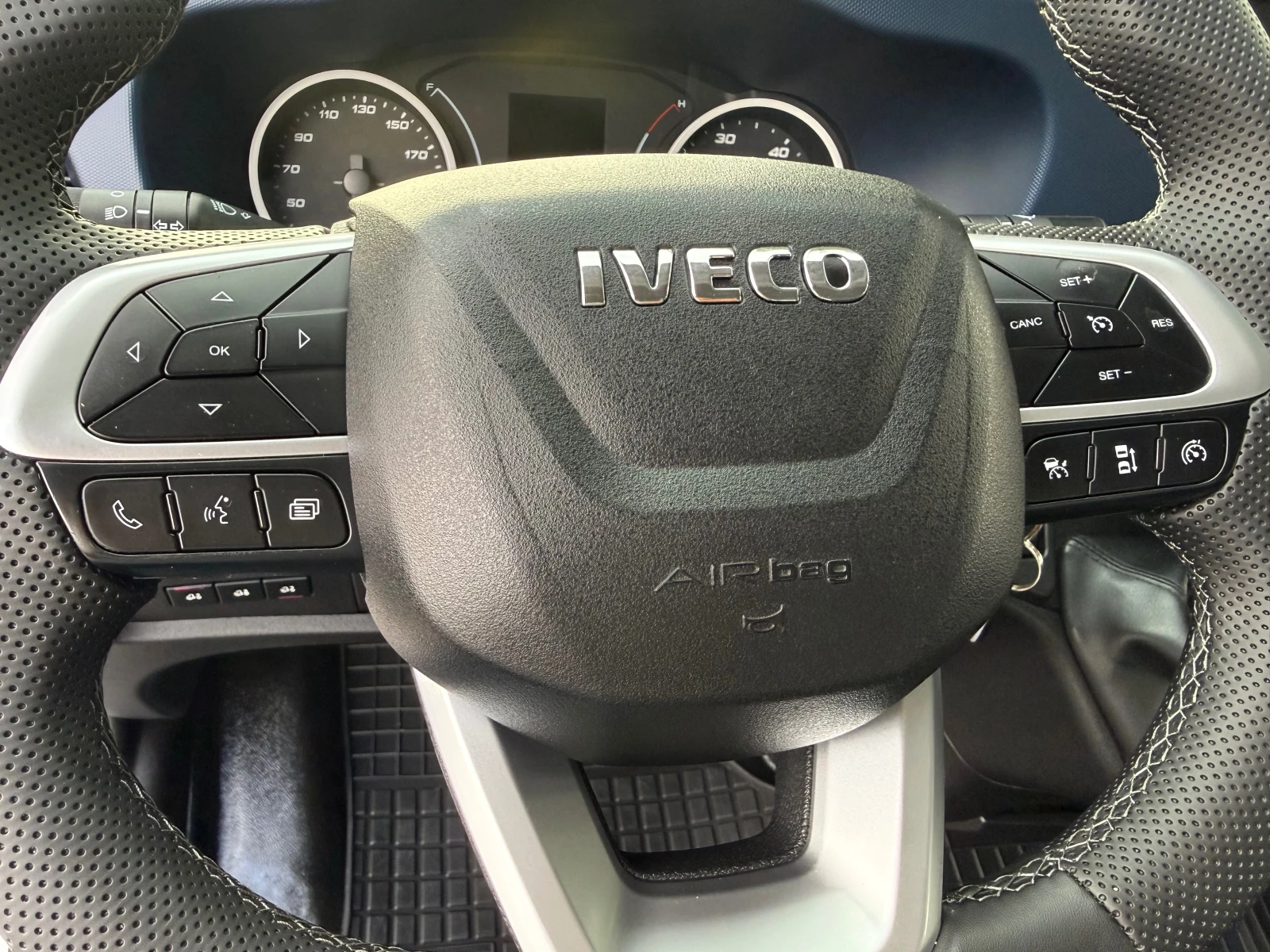 Iveco Daily 50-210 3.5 t МИНИ ВЛЕКАЧ, снимка 11 - Бусове и автобуси - 55511468