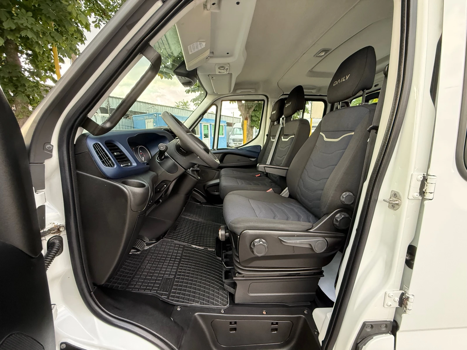 Iveco Daily 50-210 3.5 t МИНИ ВЛЕКАЧ, снимка 9 - Бусове и автобуси - 55511468