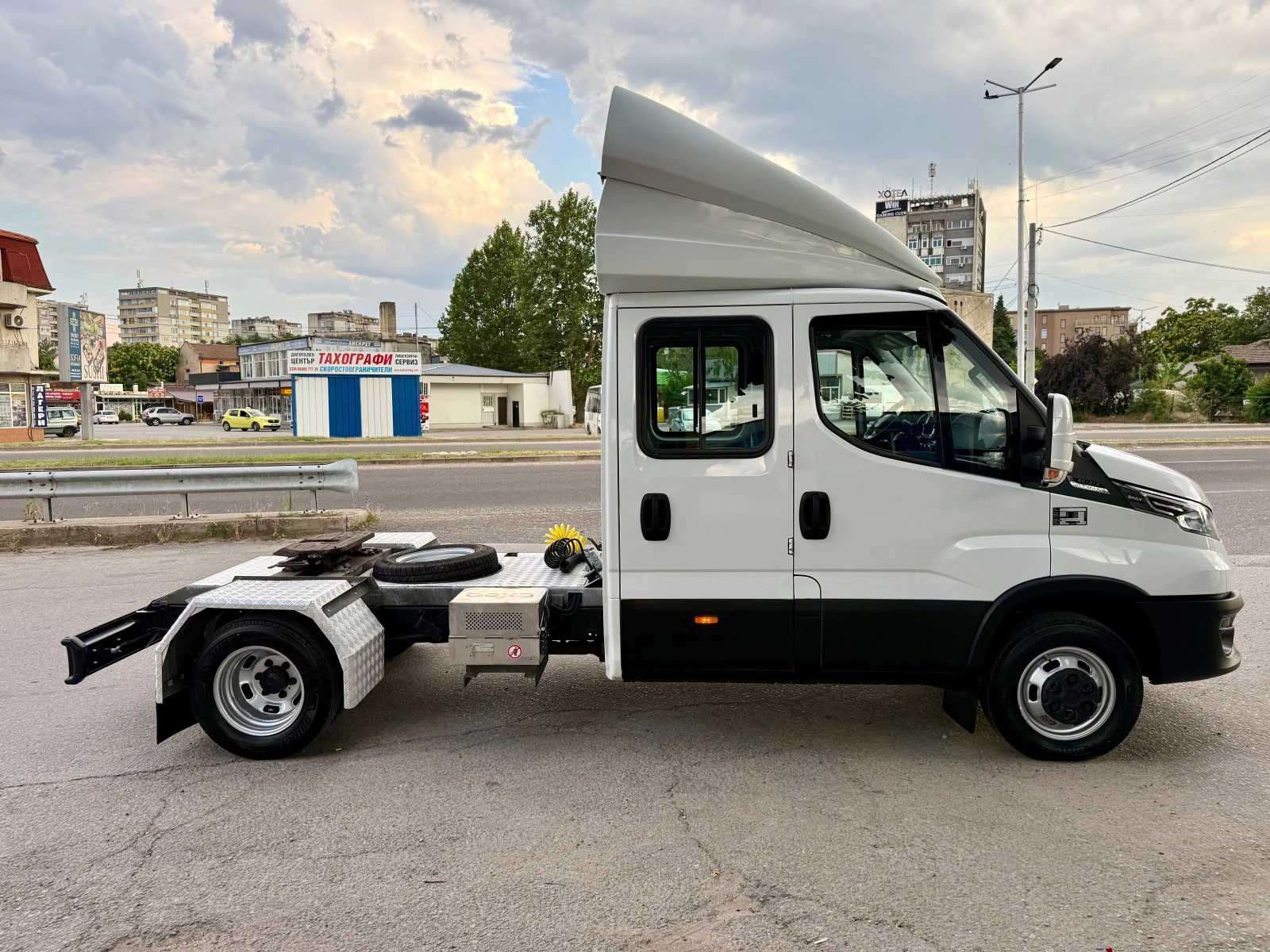 Iveco Daily 50-210 3.5 t МИНИ ВЛЕКАЧ, снимка 6 - Бусове и автобуси - 55511468
