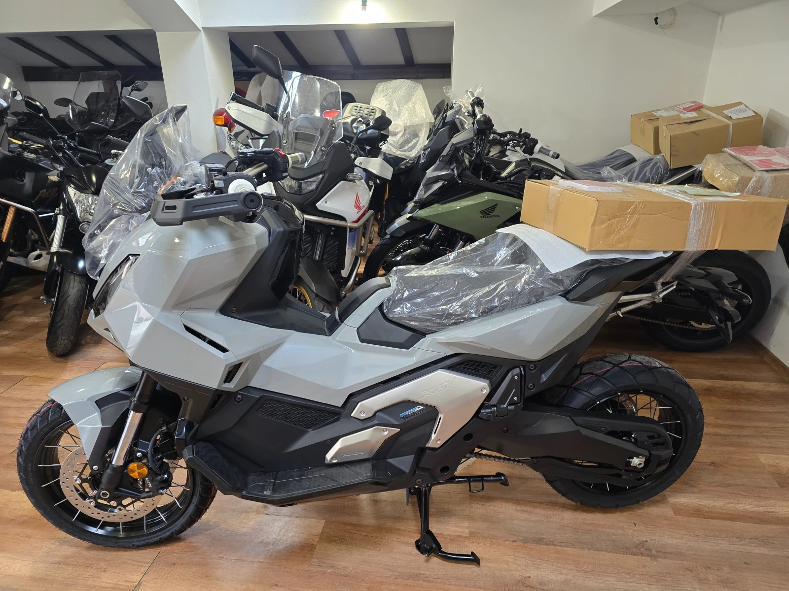 Honda X-ADV 750 �������!!!! 10th Anniversary 2027!!!!! NEW!! | Mobile.bg � ����������� 4