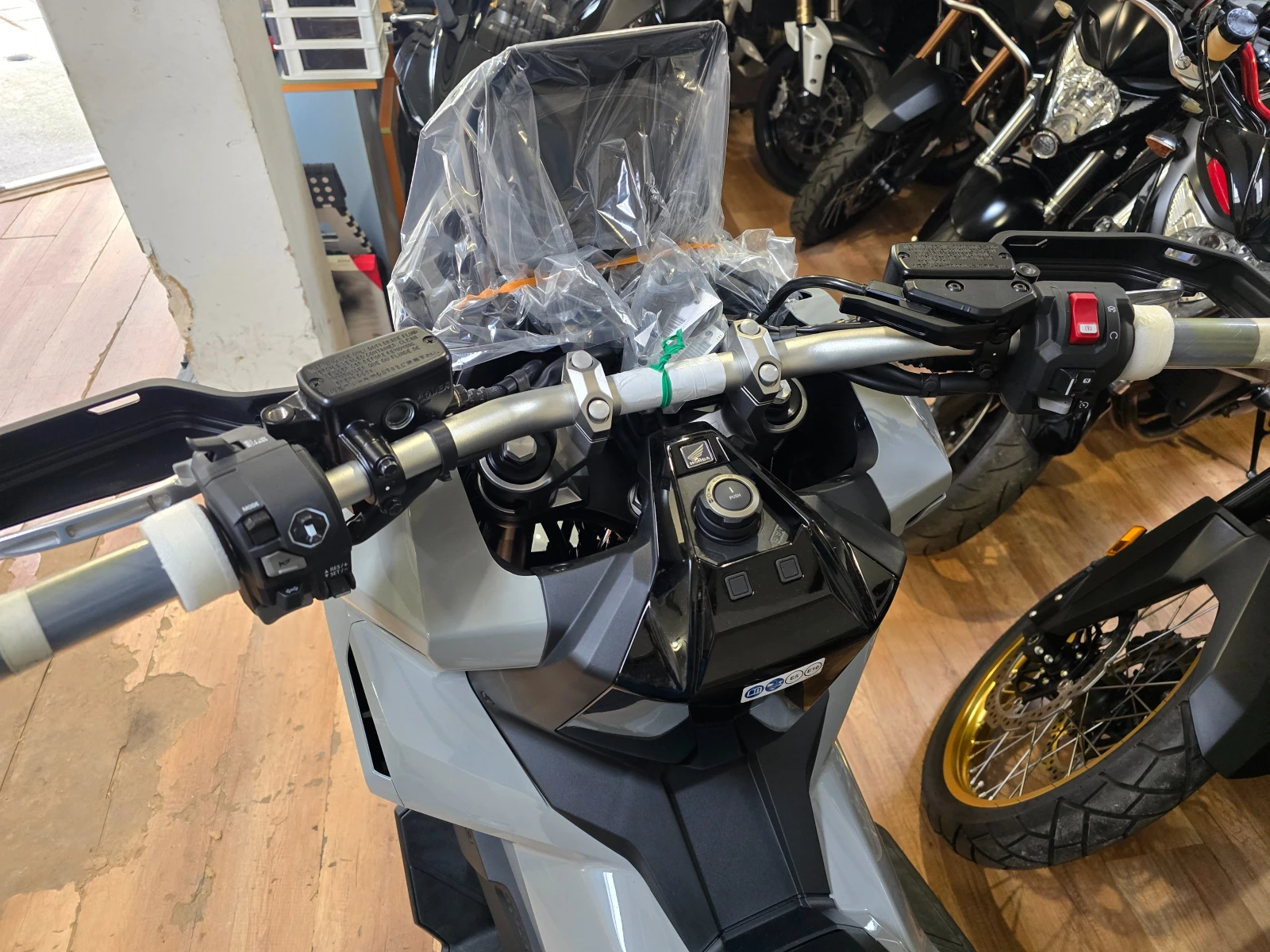 Honda X-ADV 750 �������!!!! 10th Anniversary 2027!!!!! NEW!! | Mobile.bg � ����������� 7