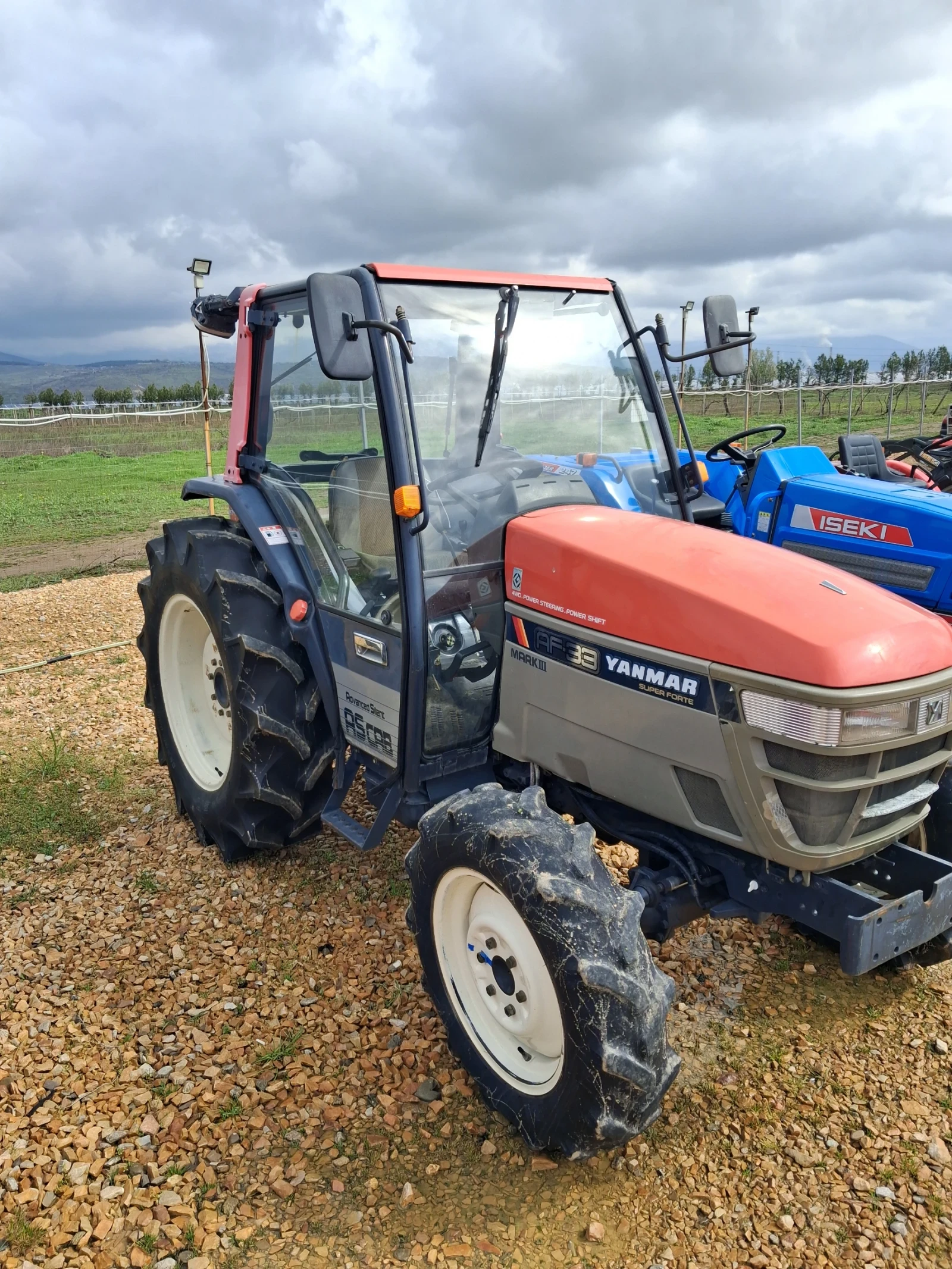 Трактор Kubota скайтрак , снимка 3 - Селскостопанска техника - 54076296