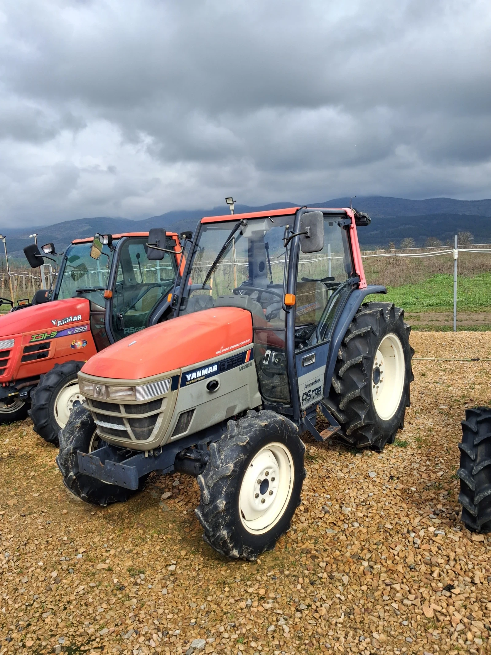 Трактор Kubota скайтрак 