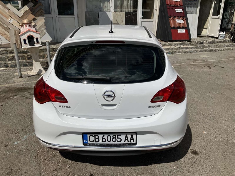 Opel Astra J, снимка 4 - Автомобили и джипове - 46307948